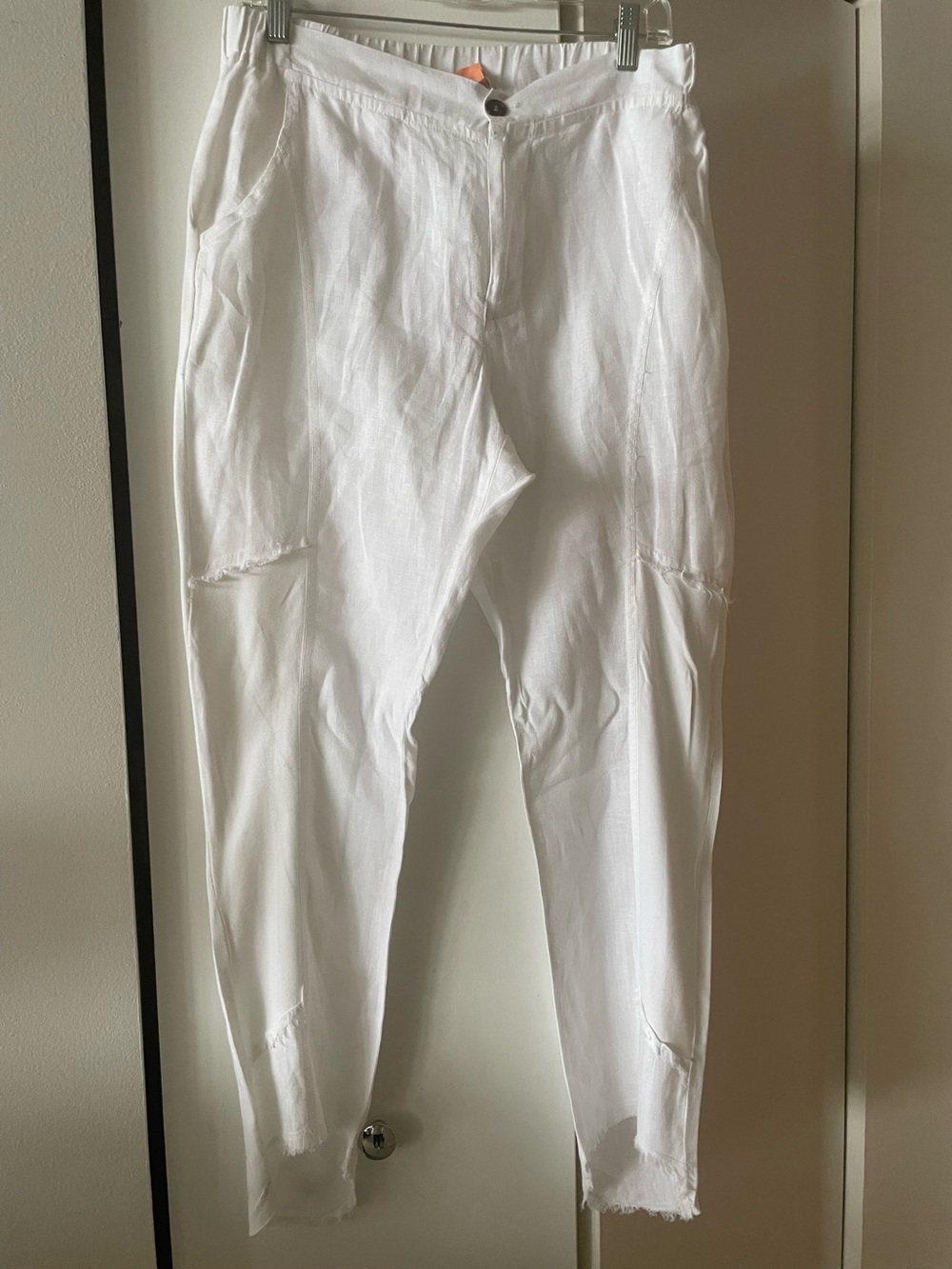 XCVI White Casual Tapered women’s linen pants.